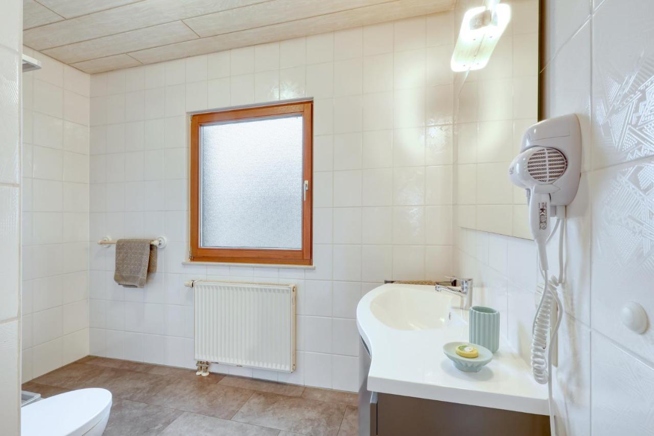 Seepark Kirchheim Ferienhaus Bei Diane Mit Sauna 外观 照片